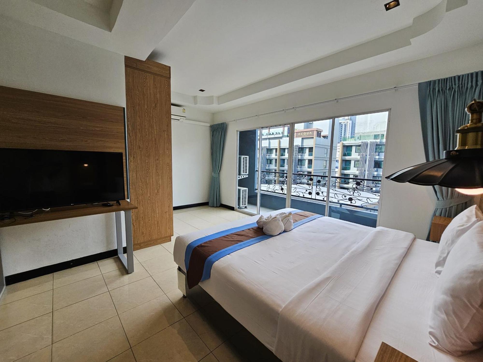 The Base Inn Pattaya Luaran gambar