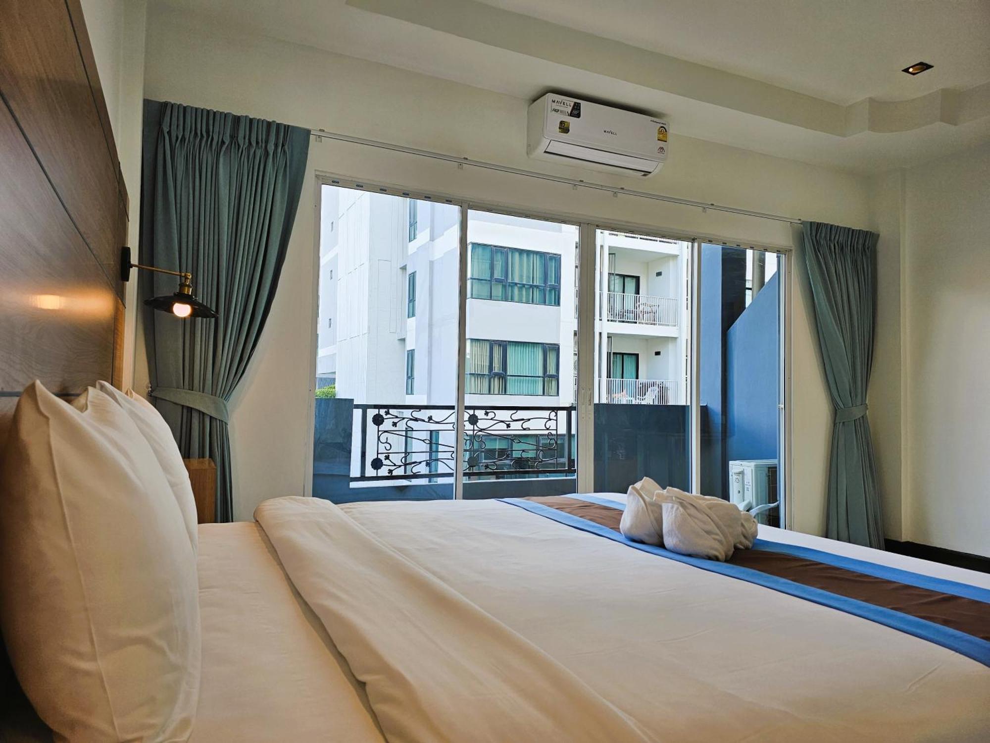 The Base Inn Pattaya Luaran gambar