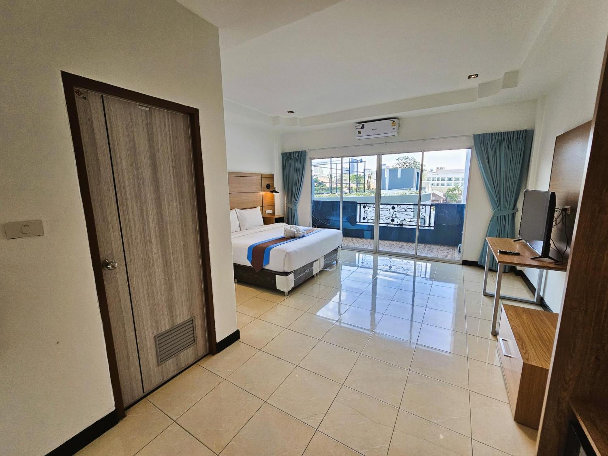 The Base Inn Pattaya Luaran gambar