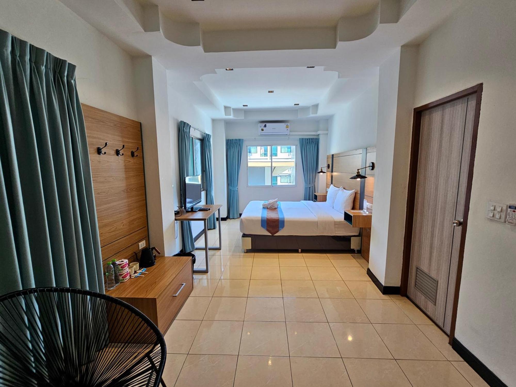The Base Inn Pattaya Luaran gambar