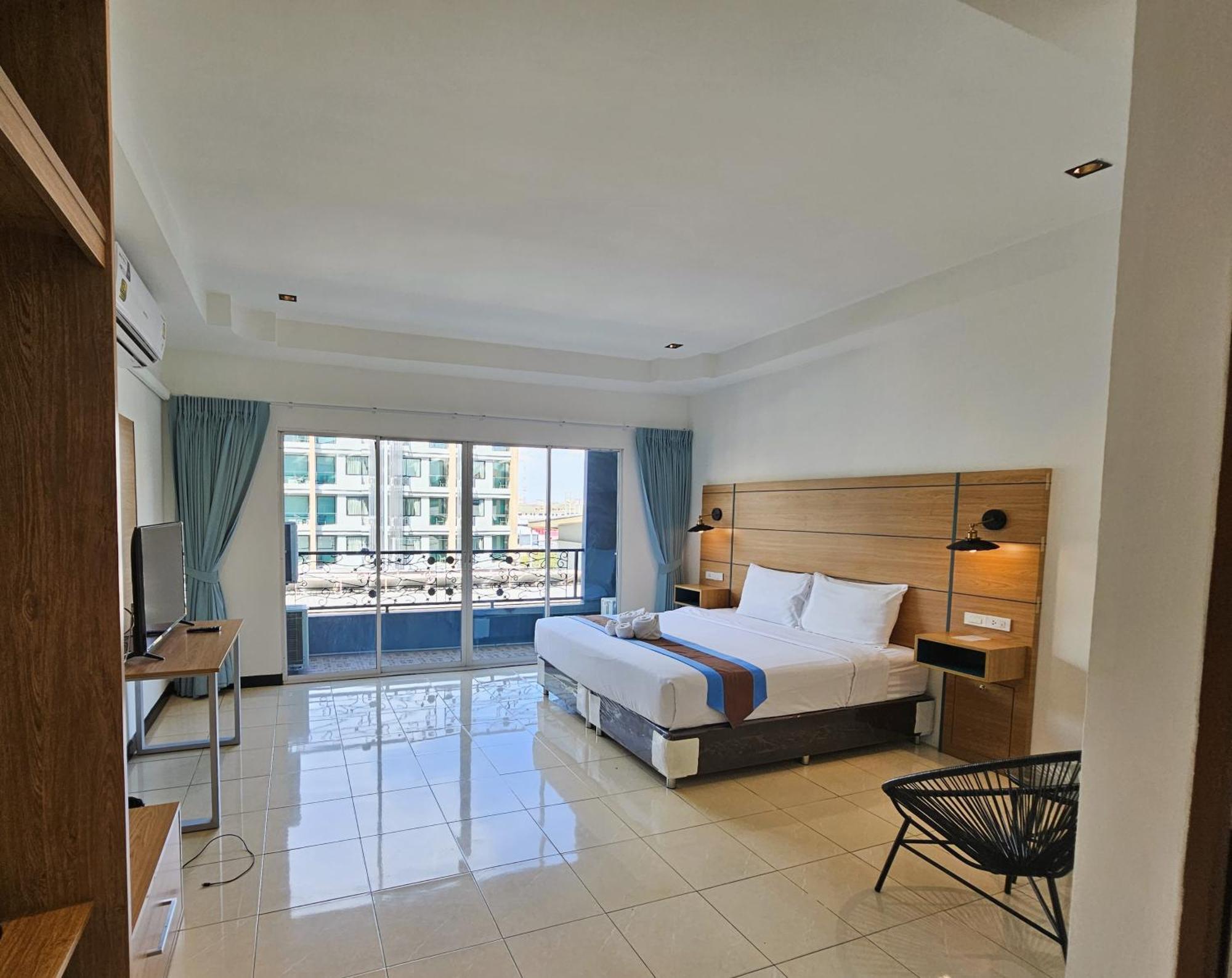 The Base Inn Pattaya Luaran gambar