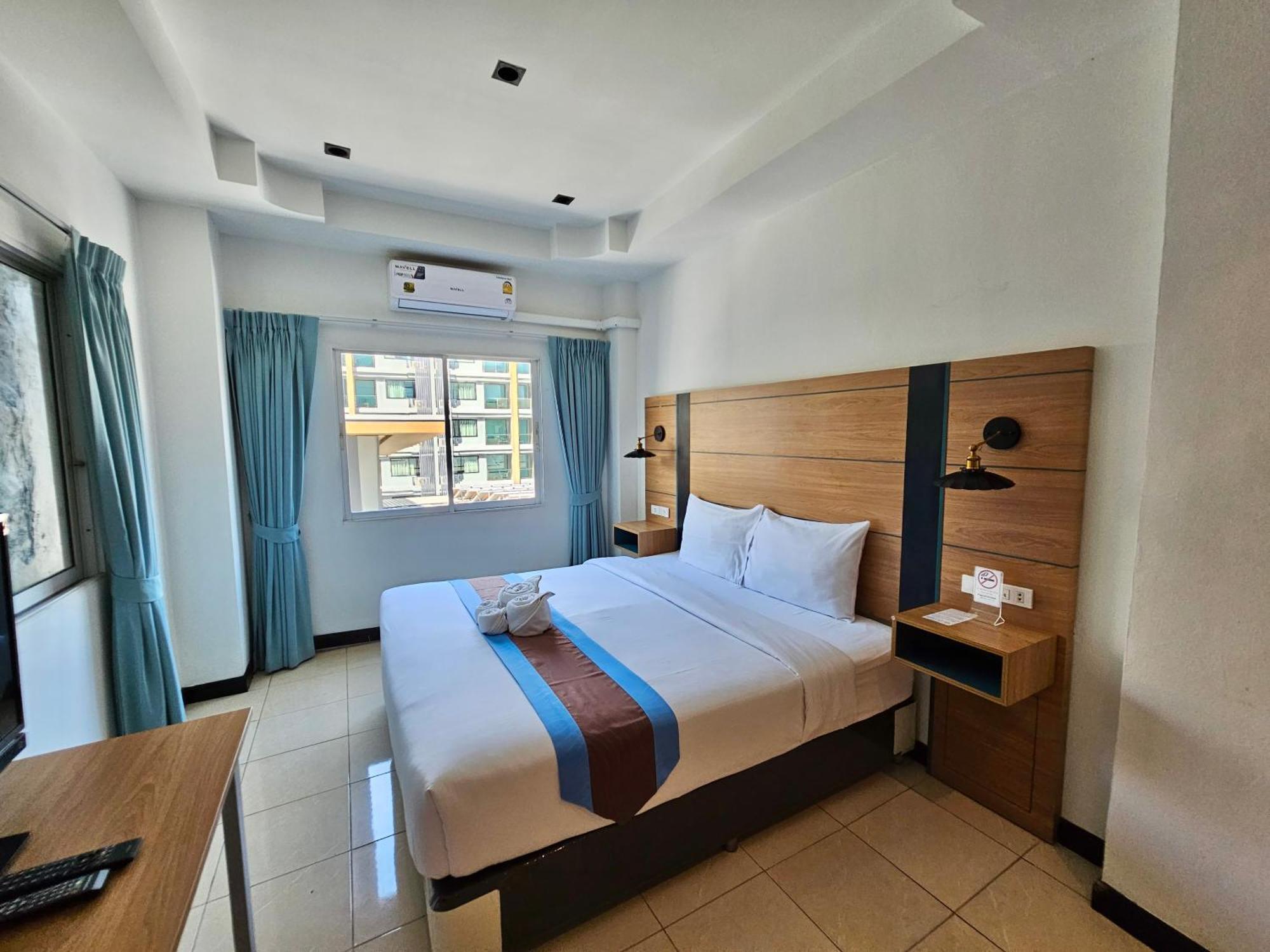The Base Inn Pattaya Luaran gambar