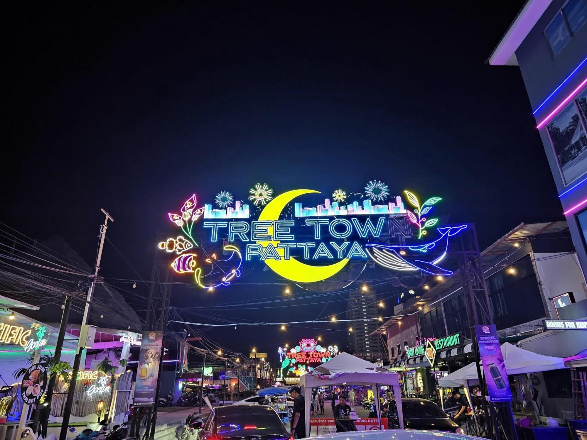 The Base Inn Pattaya Luaran gambar